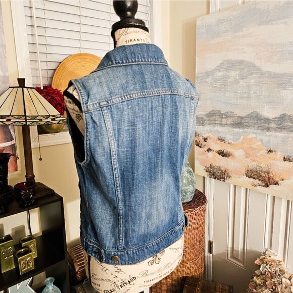 J. Crew Indigo Denim Trucker Style Jeans Jacket. - Picture 8 of 11